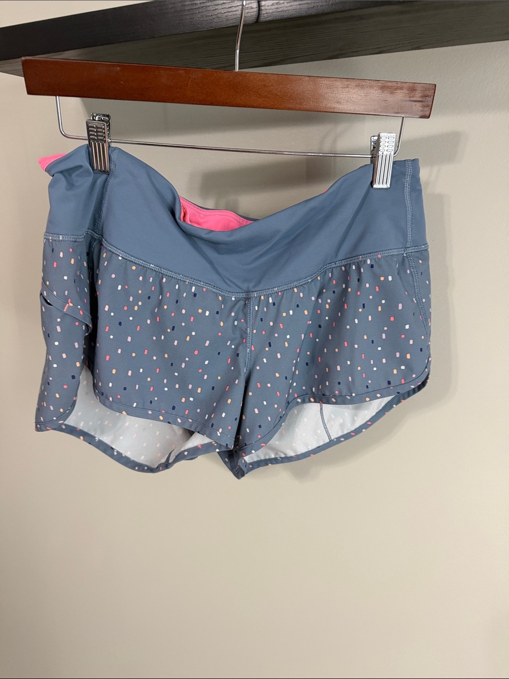 Lululemon speed (up) short sz 8